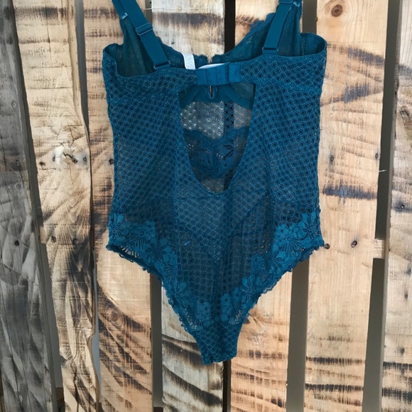 Unlined Lace Teddy - Picture 3 of 4